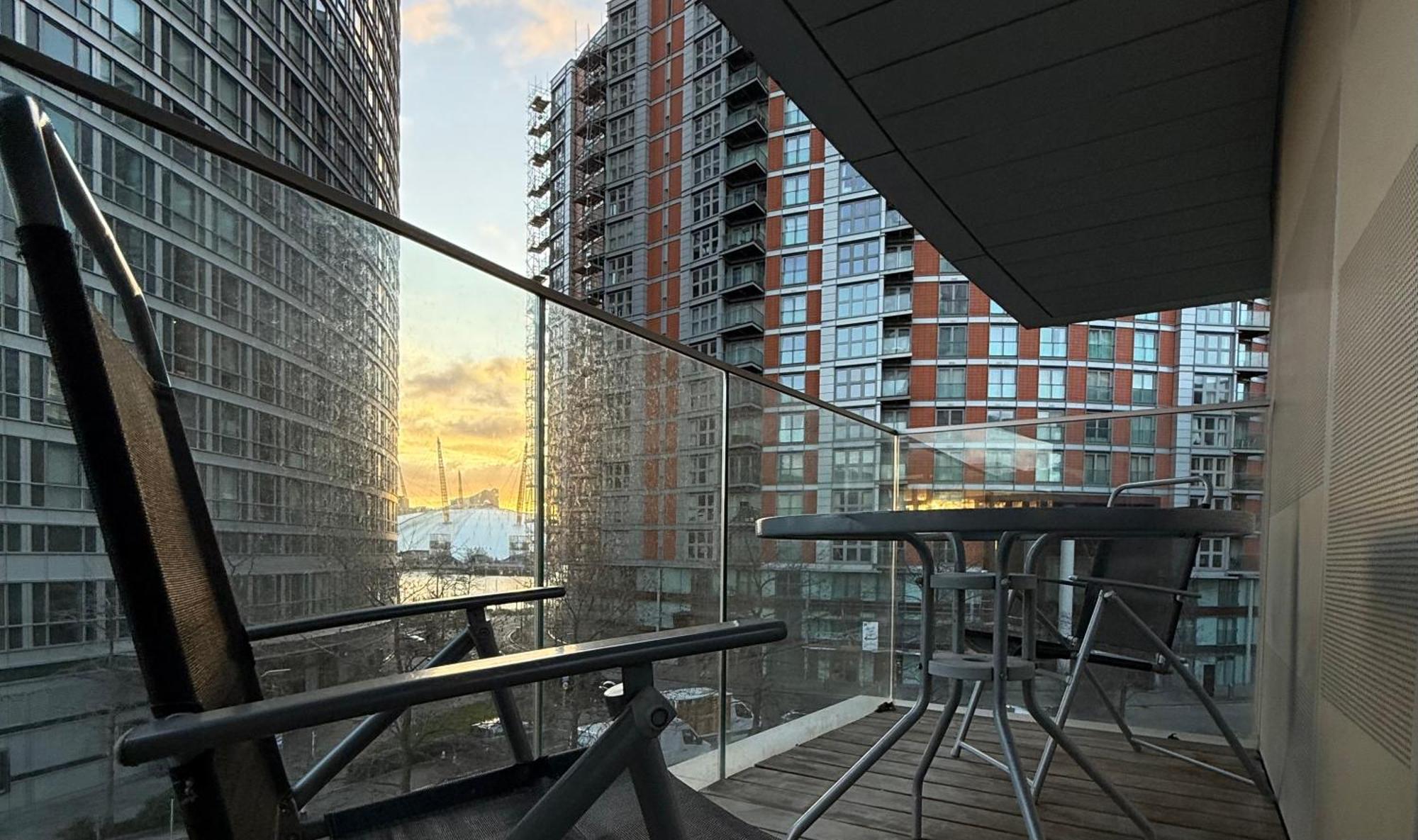 Luxury Modern 2 Bed Flat With Balcony And City View - Canary Wharf City Center Londra Dış mekan fotoğraf