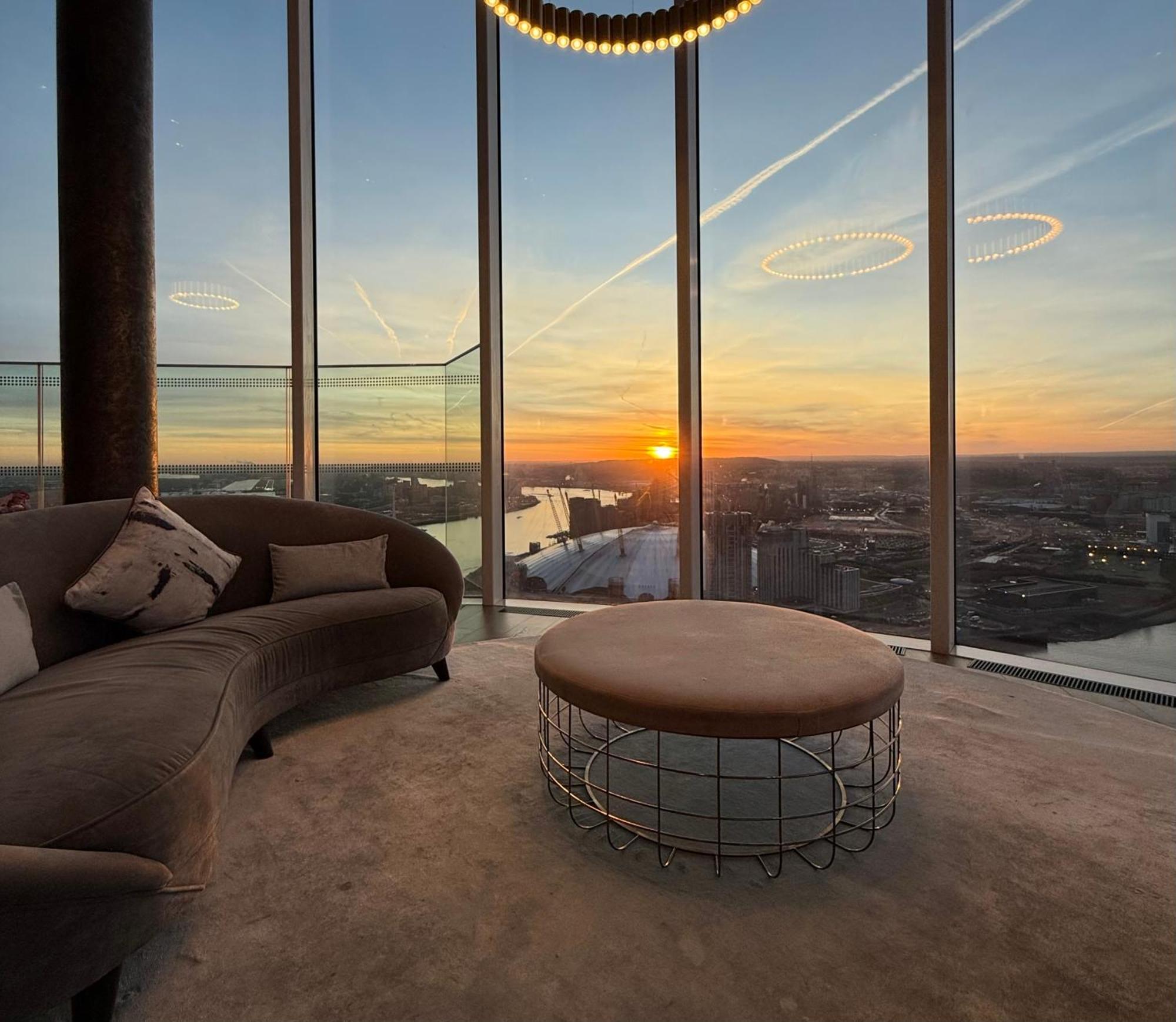 Luxury Modern 2 Bed Flat With Balcony And City View - Canary Wharf City Center Londra Dış mekan fotoğraf