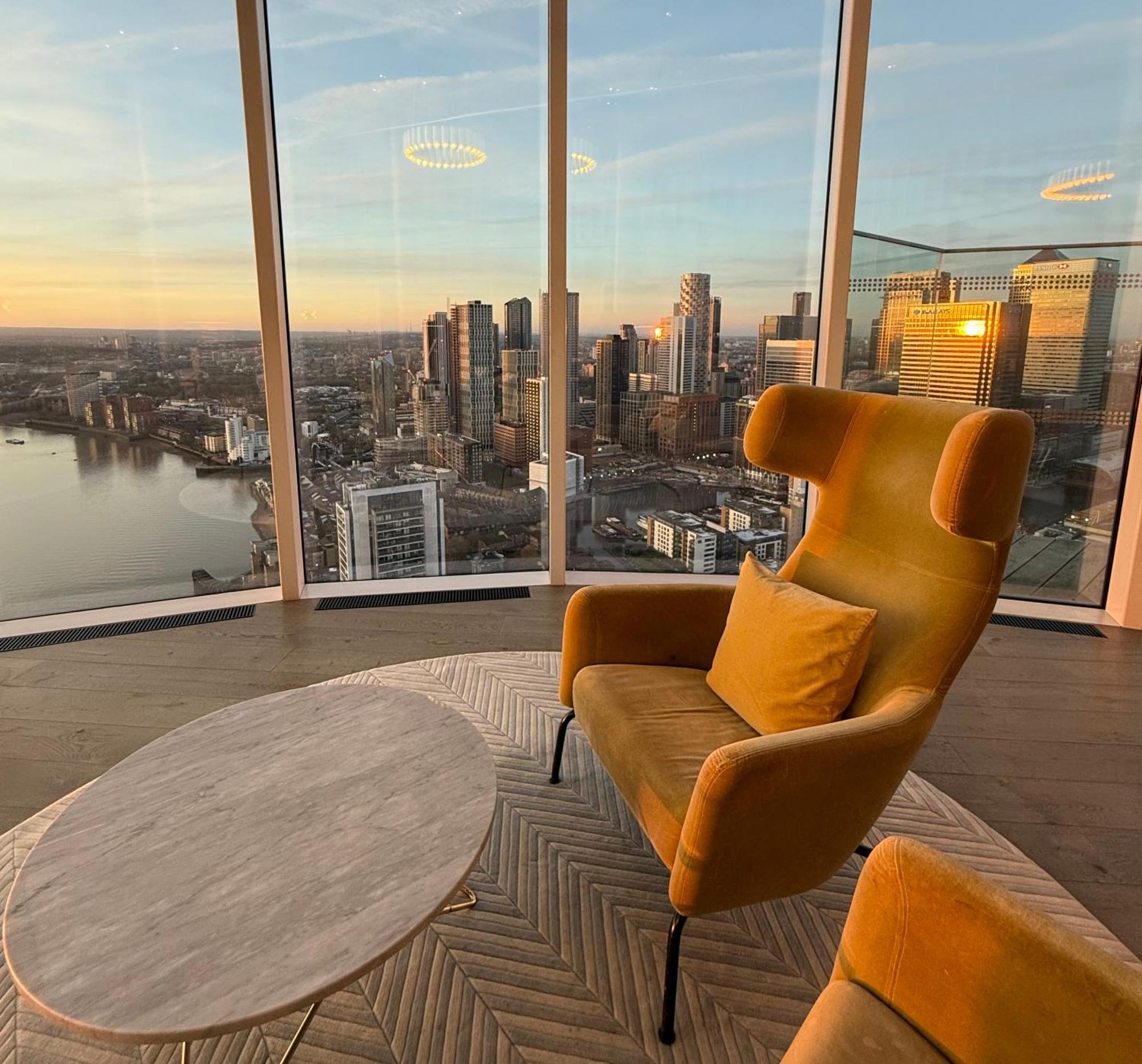 Luxury Modern 2 Bed Flat With Balcony And City View - Canary Wharf City Center Londra Dış mekan fotoğraf